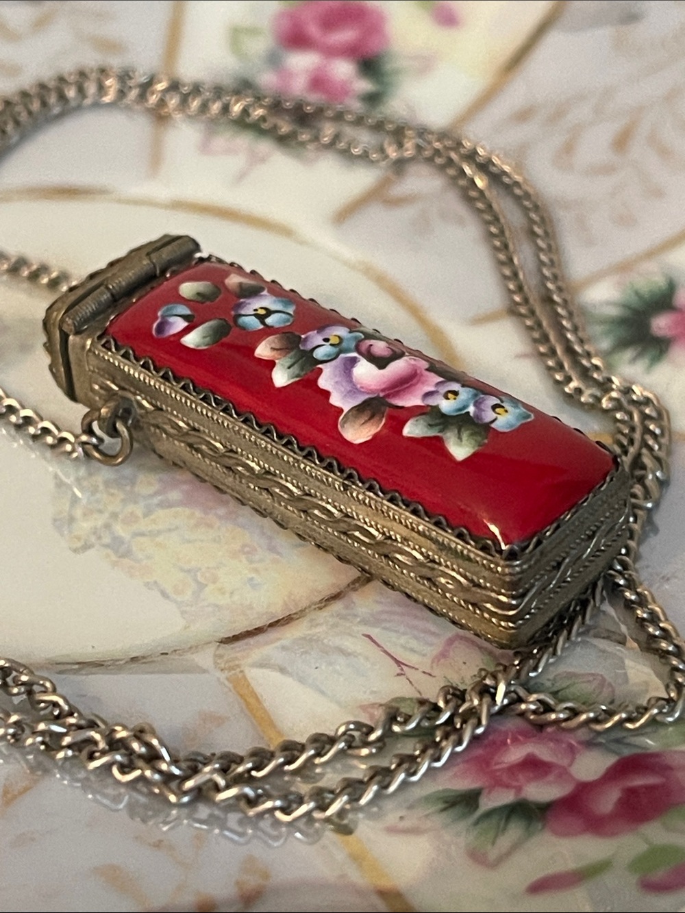 Vintage Russian Finfit Hand-Painted Enamel Pillbox Locket Necklace & Earring Set - Picture 5 of 12